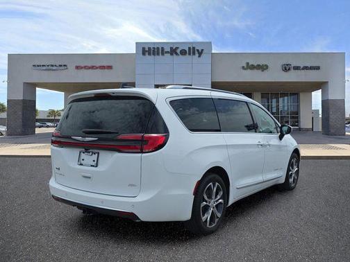 Bright White Clearcoat 2026 Chrysler Pacifica L