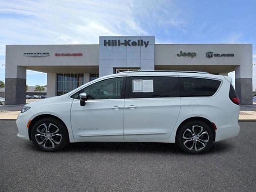 Bright White Clearcoat 2026 Chrysler Pacifica L