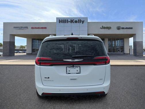 Bright White Clearcoat 2026 Chrysler Pacifica L