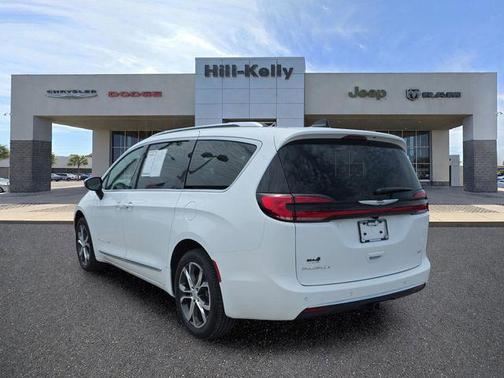 Bright White Clearcoat 2026 Chrysler Pacifica L