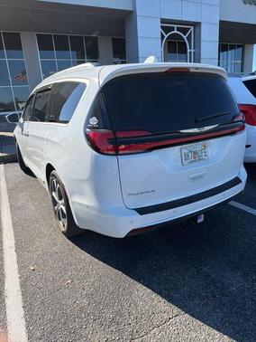 2022 Chrysler Pacifica L