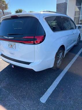 2022 Chrysler Pacifica L