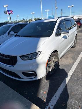 2022 Chrysler Pacifica L