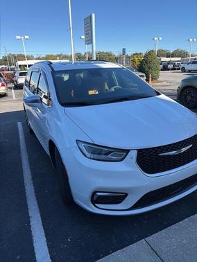 2022 Chrysler Pacifica L