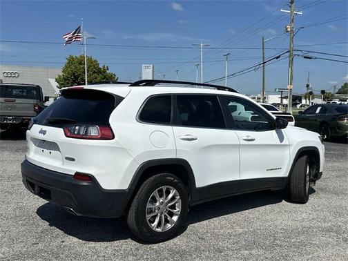 2022 Jeep Cherokee Latitude Lux