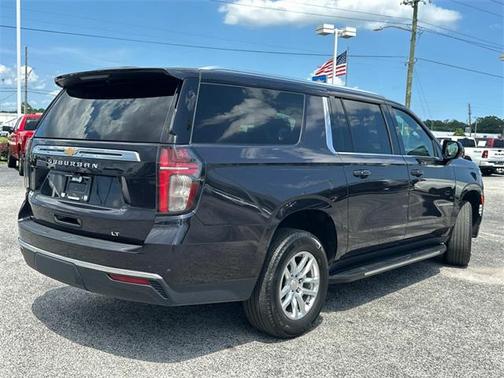 2023 Chevrolet Suburban LT