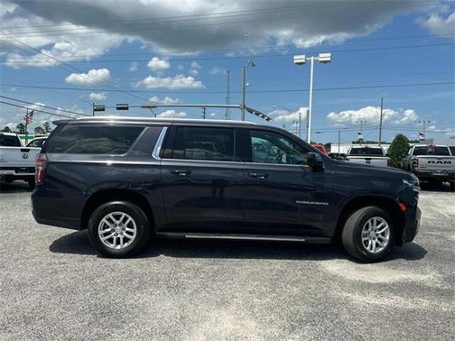2023 Chevrolet Suburban LT