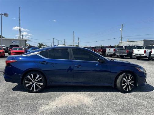 2021 Nissan Altima SR FWD
