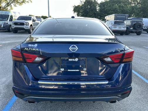 2021 Nissan Altima SR FWD