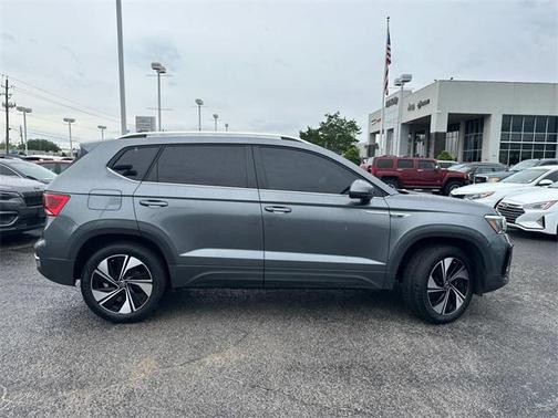 2024 Volkswagen Taos 1.5T SE