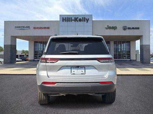 silver zynith 2026 Jeep Grand Cherokee Limited