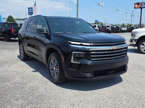 Black Metallic 2026 Chevrolet Traverse LT