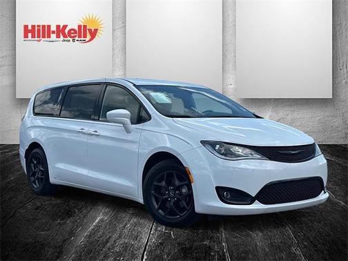 2020 Chrysler Pacifica Touring