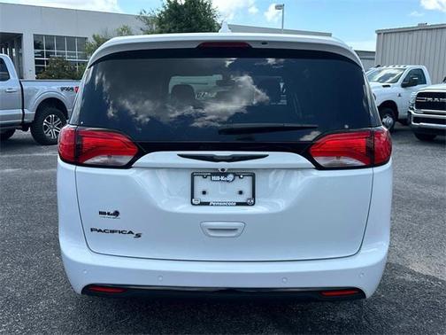 2020 Chrysler Pacifica Touring