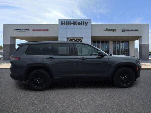 Baltic Gray Metallic Clearcoat 2025 Jeep Grand Cherokee L Altitude