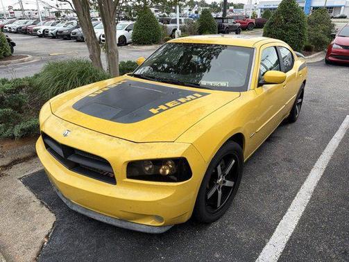 Top Banana 2006 Dodge Charger R/T