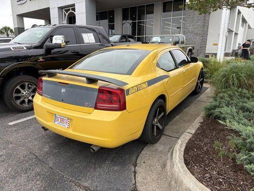 Top Banana 2006 Dodge Charger R/T