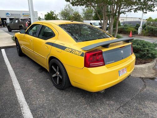 Top Banana 2006 Dodge Charger R/T