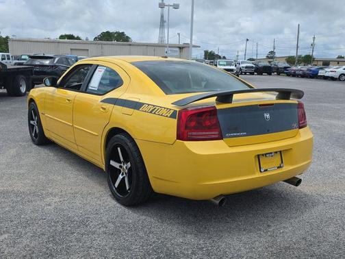 Top Banana 2006 Dodge Charger R/T