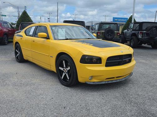 Top Banana 2006 Dodge Charger R/T