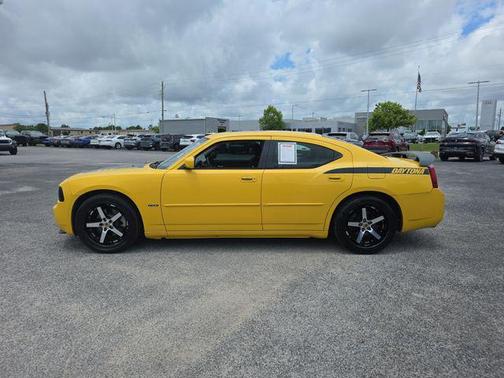 Top Banana 2006 Dodge Charger R/T