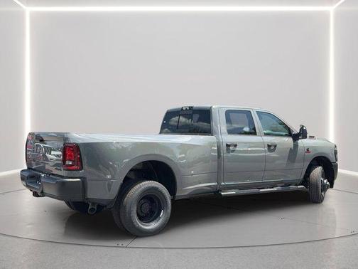 Ceramic Gray Clearcoat 2026 RAM 3500 Tradesman Crew Cab 4x4 8' Box