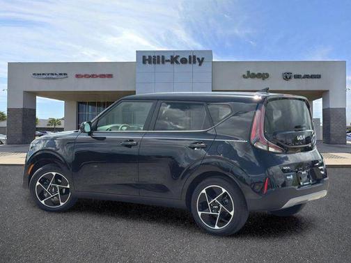 Fusion Black 2023 Kia Soul EX