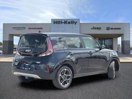 Fusion Black 2023 Kia Soul EX