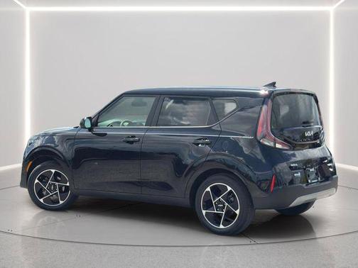 Fusion Black 2023 Kia Soul EX