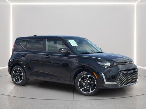 Fusion Black 2023 Kia Soul EX