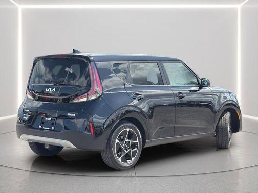 Fusion Black 2023 Kia Soul EX