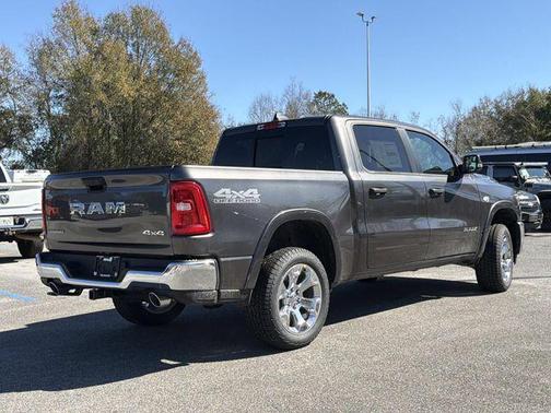 Granite Crystal Metallic Clearcoat 2026 RAM 1500 Big Horn/Lone Star