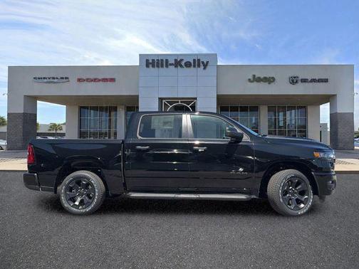 Diamond Black Crystal Pearlcoat 2026 RAM 1500 Express
