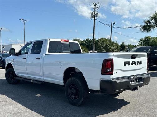 2025 RAM 2500 Tradesman Crew Cab 4x2 8' Box