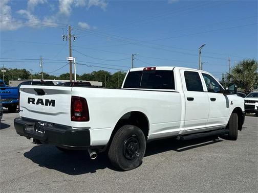 2025 RAM 2500 Tradesman Crew Cab 4x2 8' Box