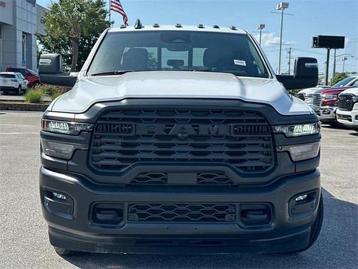 2025 RAM 2500 Tradesman Crew Cab 4x2 8' Box