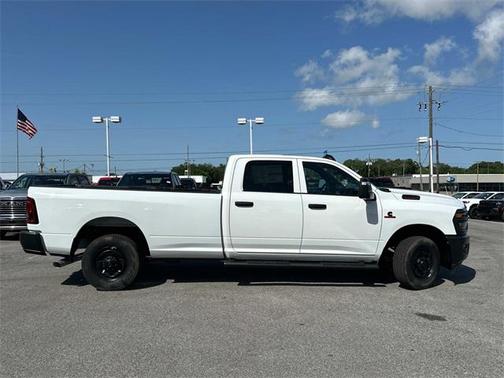 2025 RAM 2500 Tradesman Crew Cab 4x2 8' Box