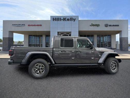 Granite Crystal Metallic Clearcoat 2026 Jeep Gladiator Rubicon
