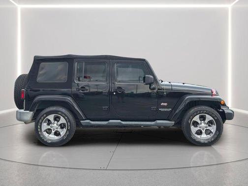 Black Clearcoat 2016 Jeep Wrangler Unlimited Sahara
