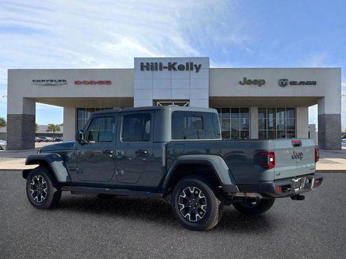 Anvil Clearcoat 2026 Jeep Gladiator Sahara 4x4