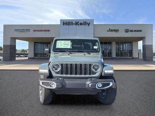 Anvil Clearcoat 2026 Jeep Gladiator Sahara 4x4