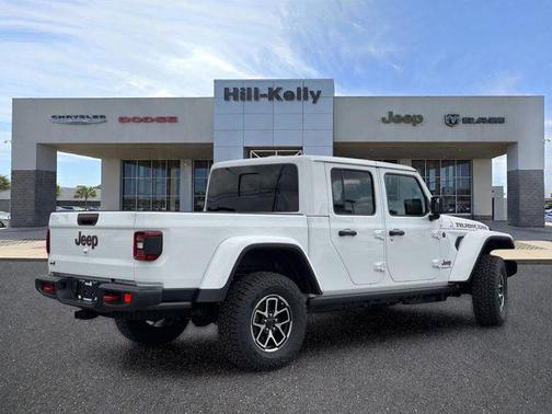 Bright White Clearcoat 2026 Jeep Gladiator Rubicon