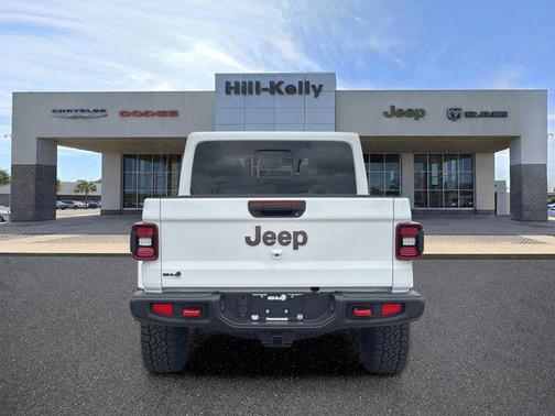Bright White Clearcoat 2026 Jeep Gladiator Rubicon