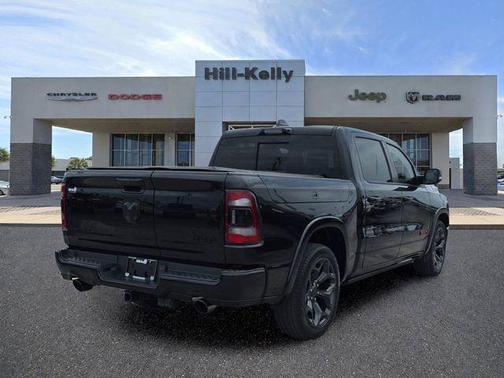 Diamond Black Crystal Pearlcoat 2022 RAM 1500 Limited