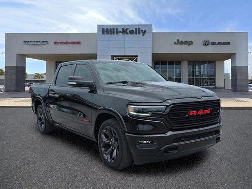 Diamond Black Crystal Pearlcoat 2022 RAM 1500 Limited