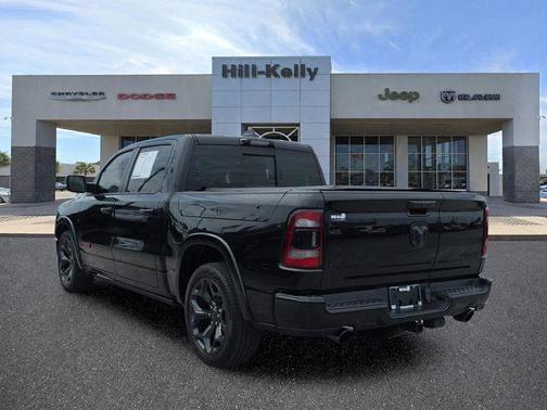 Diamond Black Crystal Pearlcoat 2022 RAM 1500 Limited
