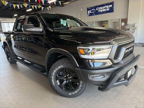 Diamond Black Crystal Pearlcoat 2023 RAM 1500 Rebel