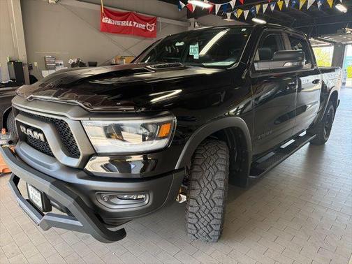 Diamond Black Crystal Pearlcoat 2023 RAM 1500 Rebel