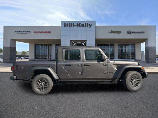 Granite Crystal Metallic Clearcoat 2026 Jeep Gladiator Sport