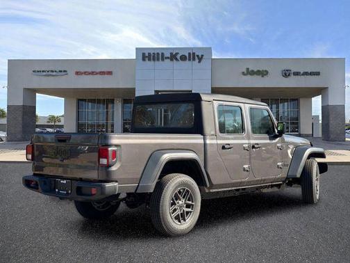 Granite Crystal Metallic Clearcoat 2026 Jeep Gladiator Sport